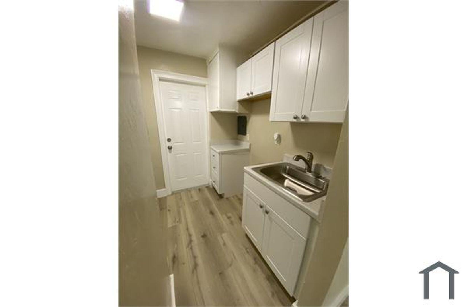 1822 N Dixie Highway 5 Property Photo 4