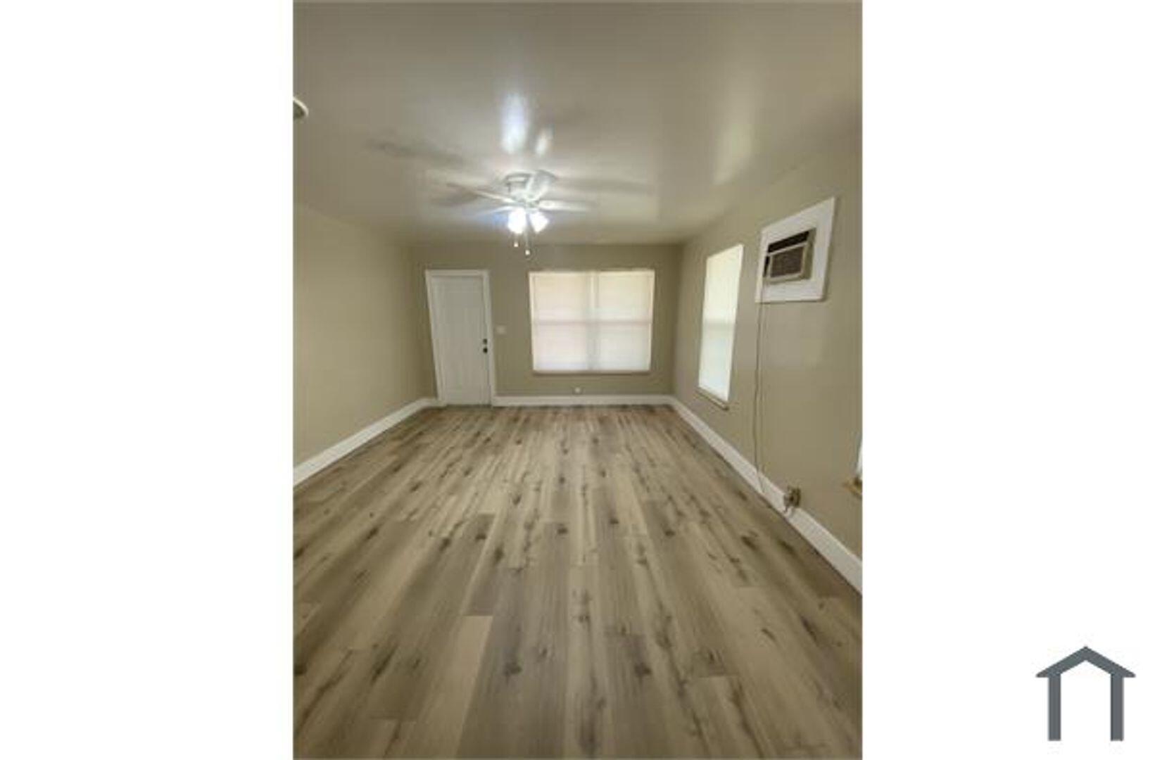 1822 N Dixie Highway 5 Property Photo 5