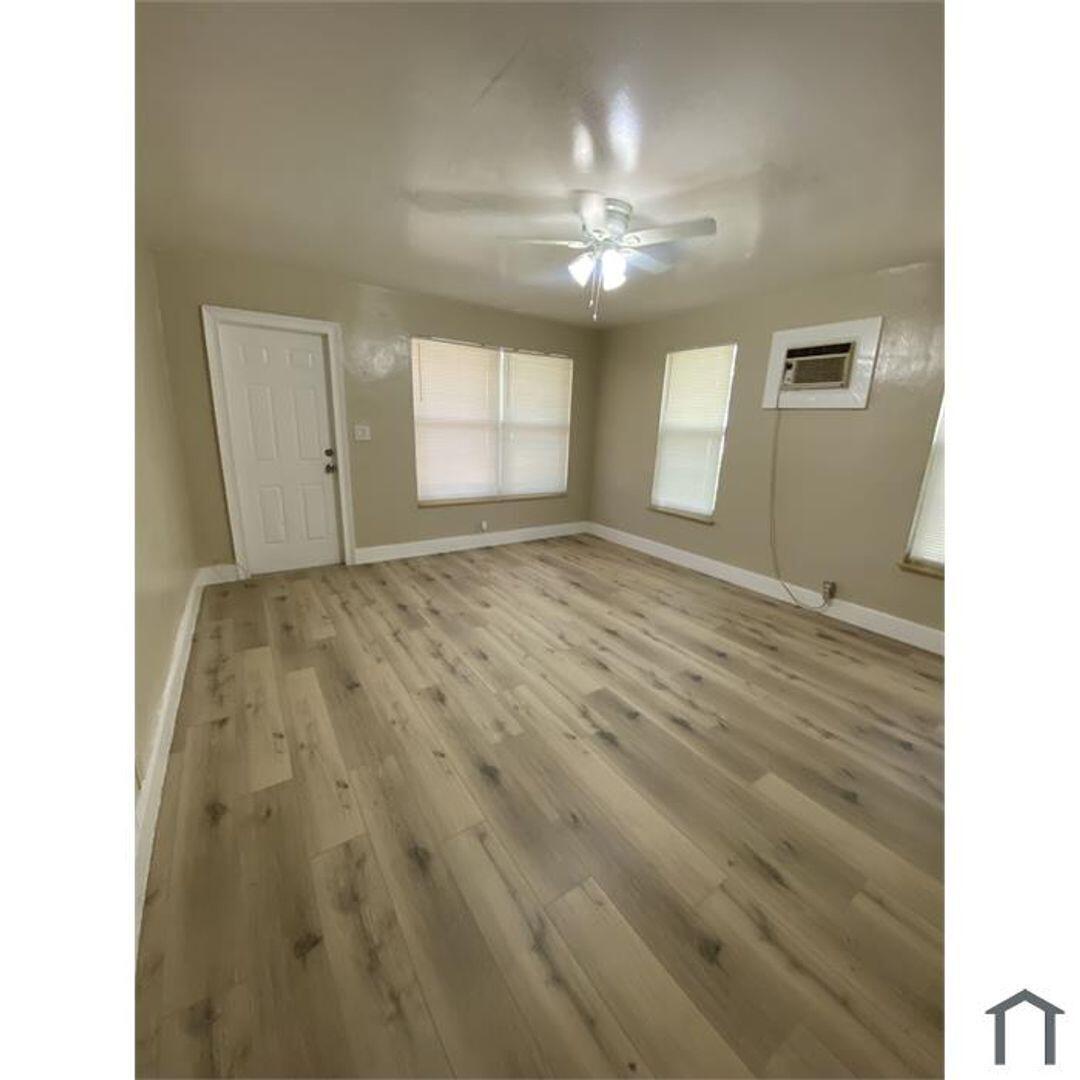 1822 N Dixie Highway 5 Property Photo 7