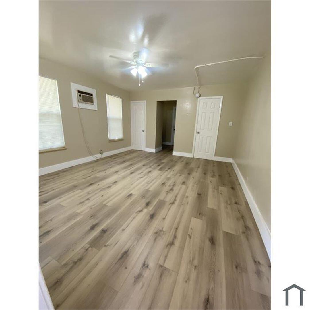 1822 N Dixie Highway 5 Property Photo 8