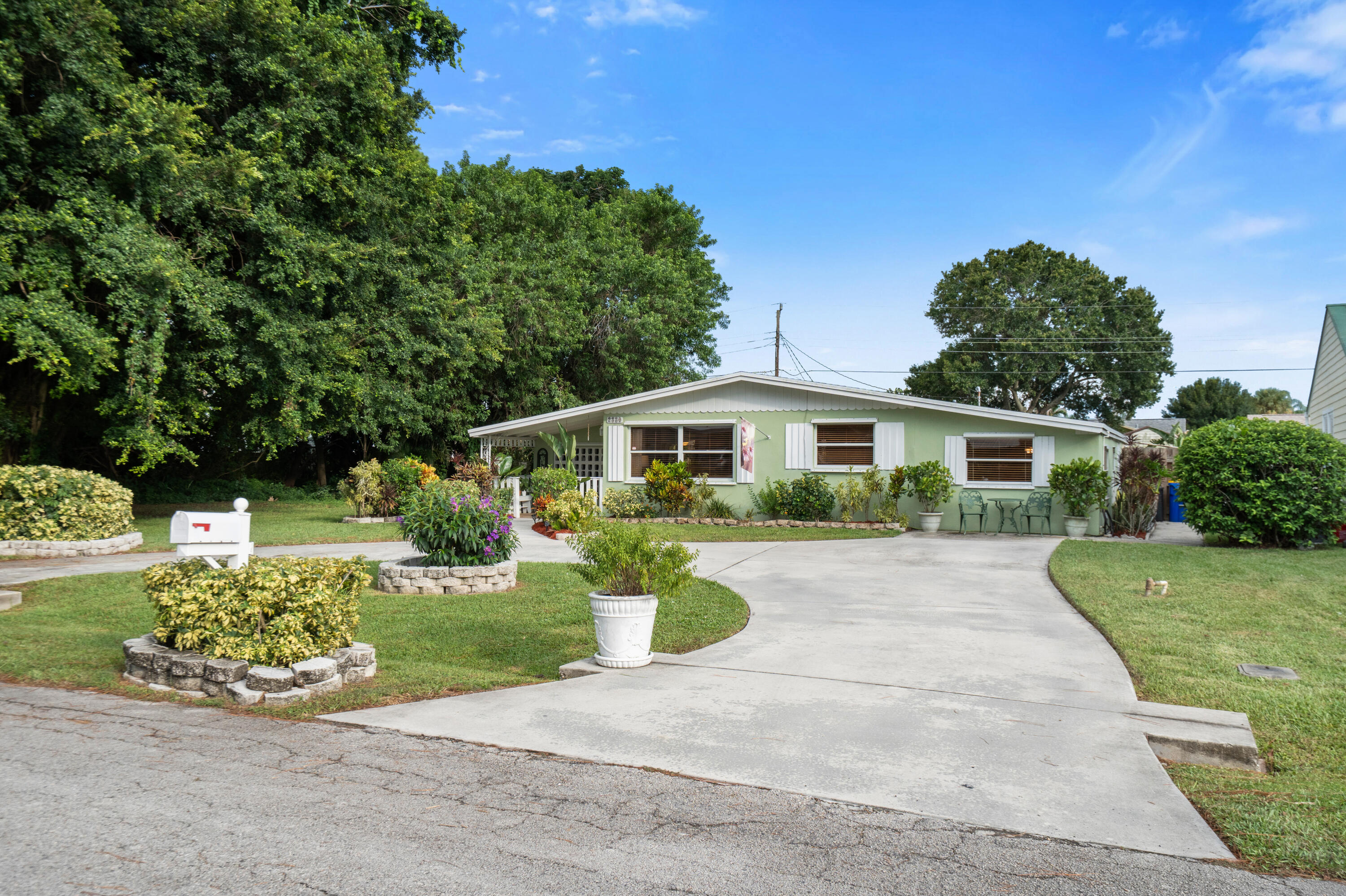 2330 Se Madison Street Property Photo 6