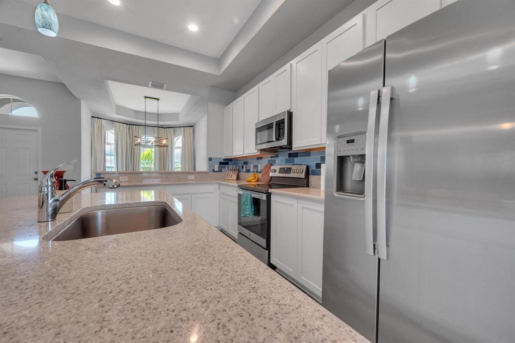 408 Seafoam Circle Property Photo 3
