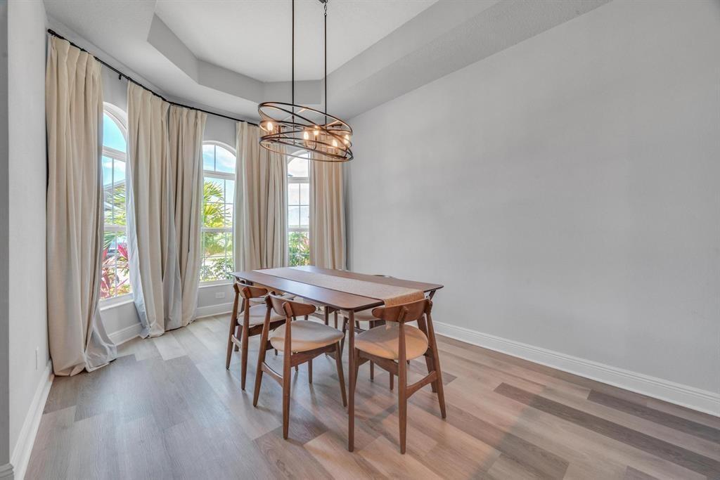 408 Seafoam Circle Property Photo 6