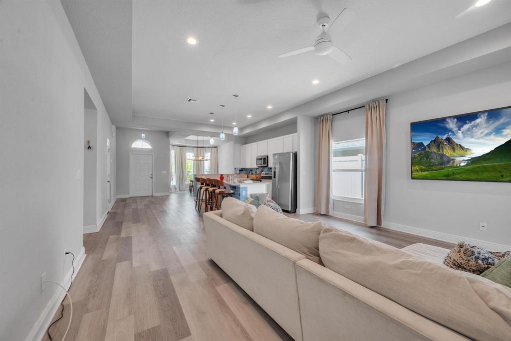 408 Seafoam Circle Property Photo 9