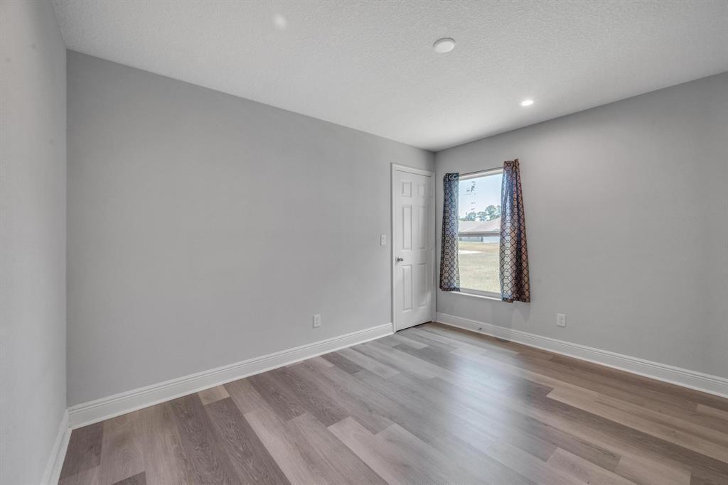 408 Seafoam Circle Property Photo 18