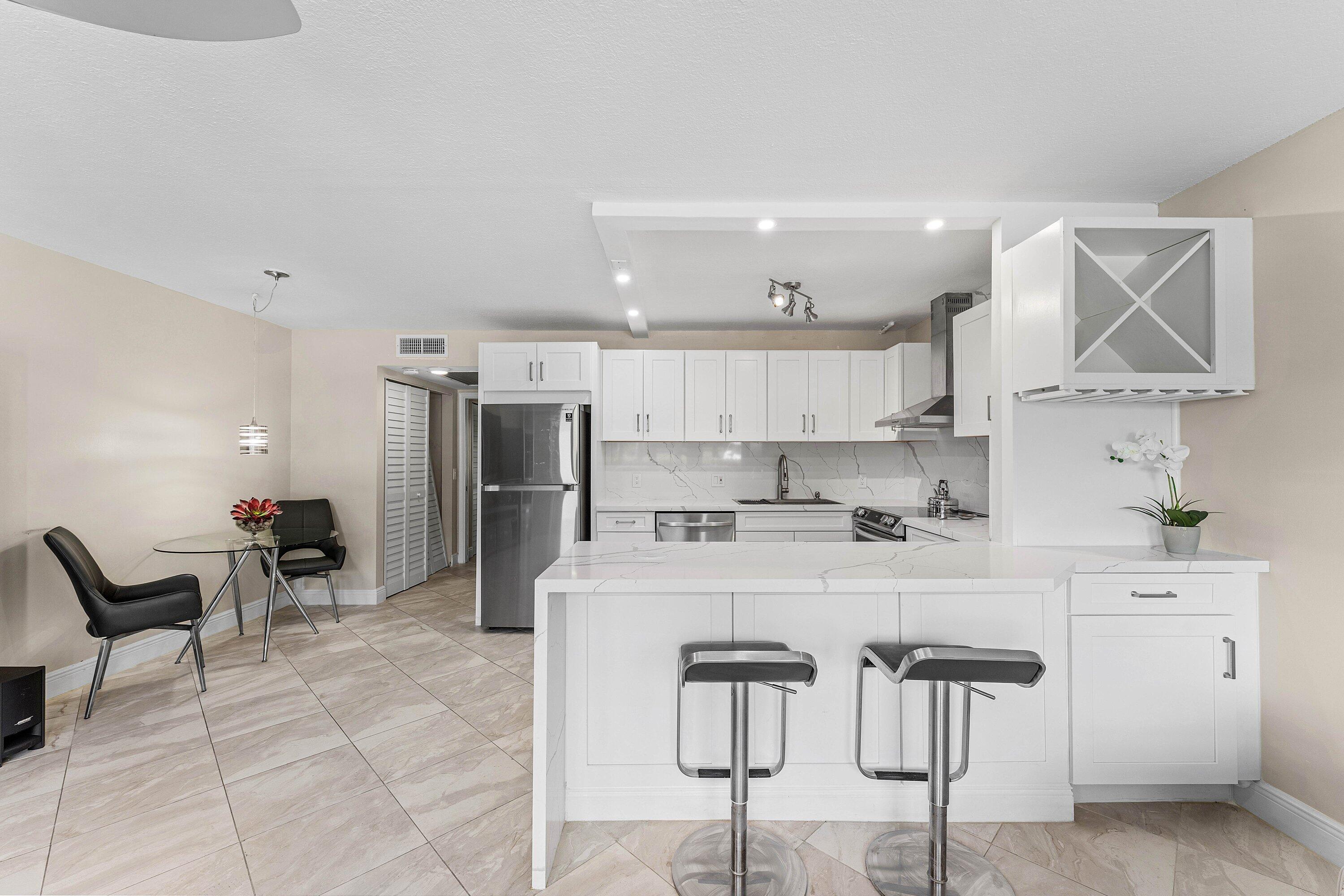 1015 Berkshire A Property Photo 2