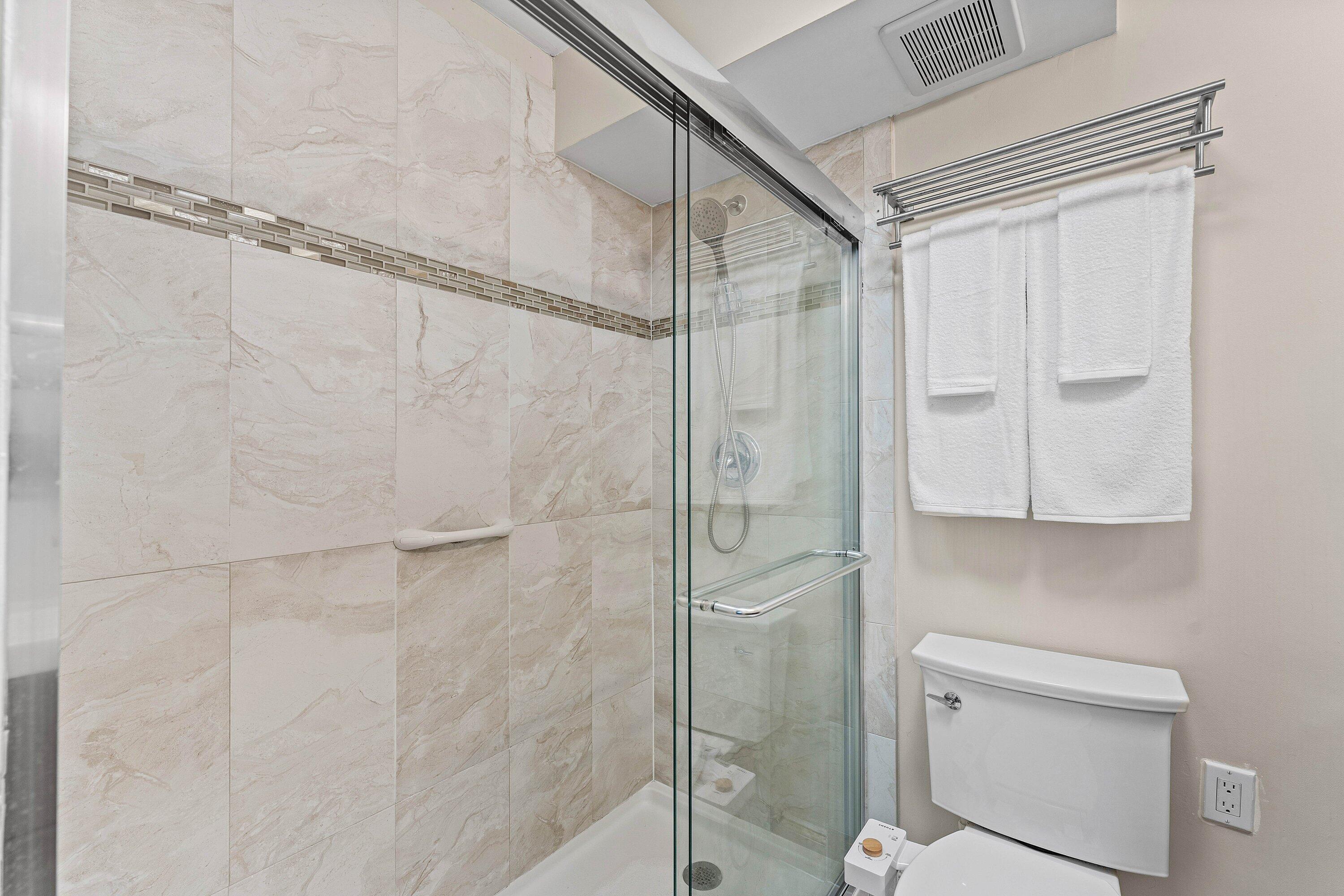 1015 Berkshire A Property Photo 9