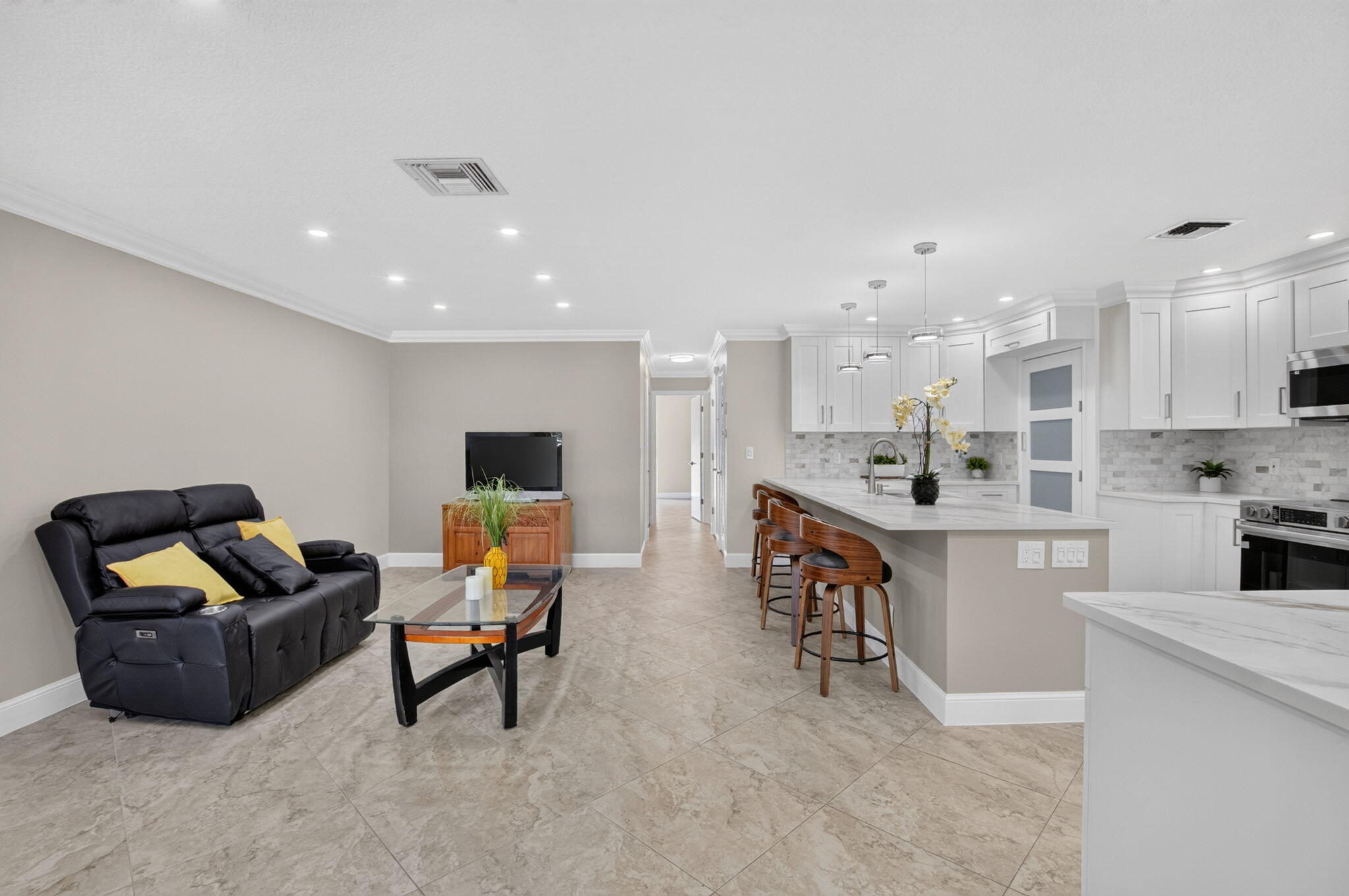 5790 Wanda Lane Property Photo 4