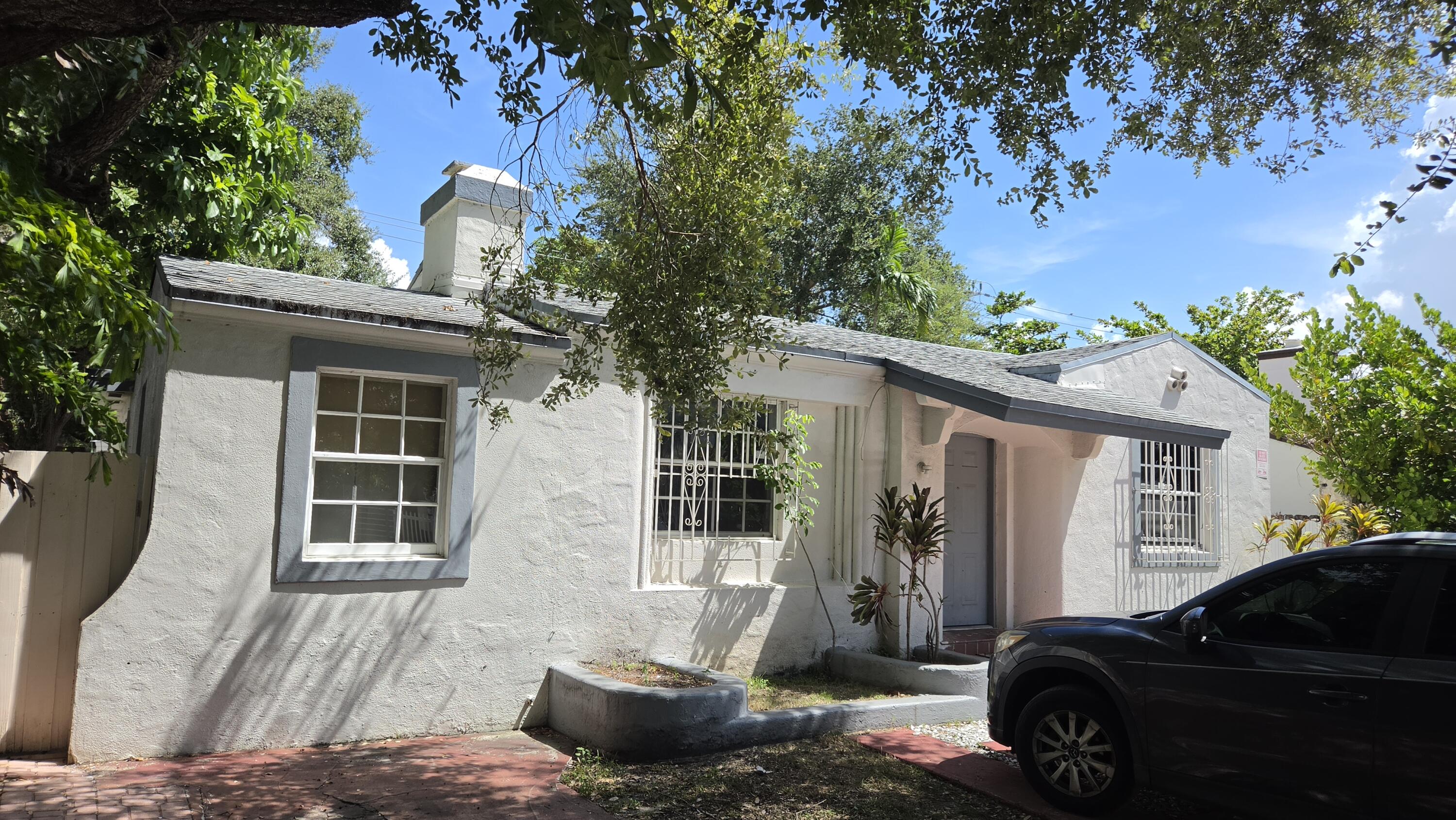 655 Ne 80th Street Property Photo 1