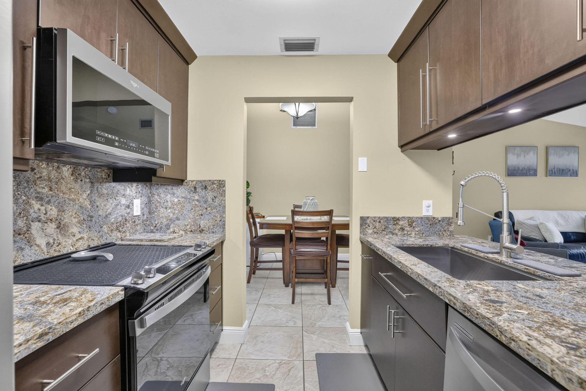 2690 N Nob Hill Road Property Photo 6