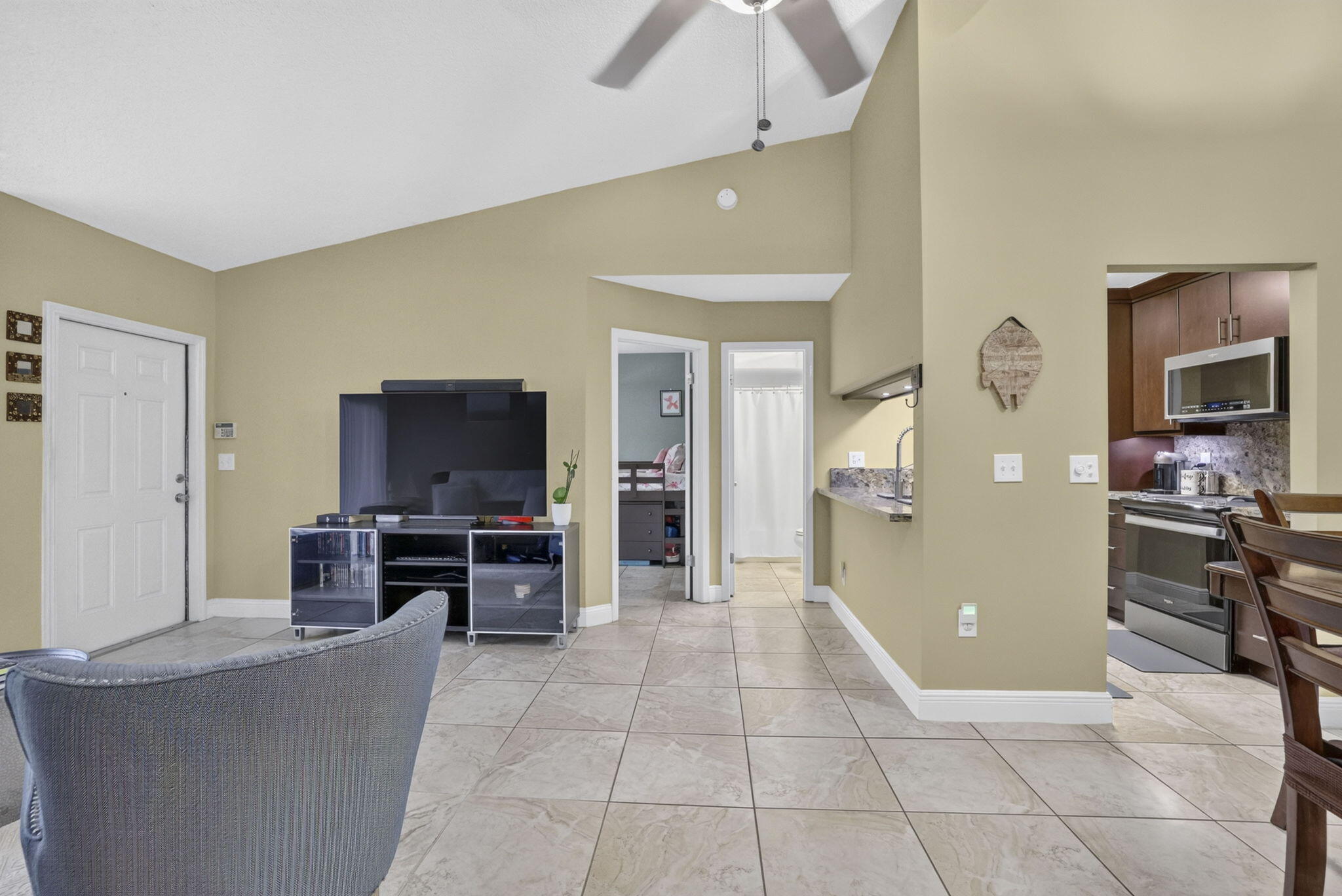 2690 N Nob Hill Road Property Photo 9