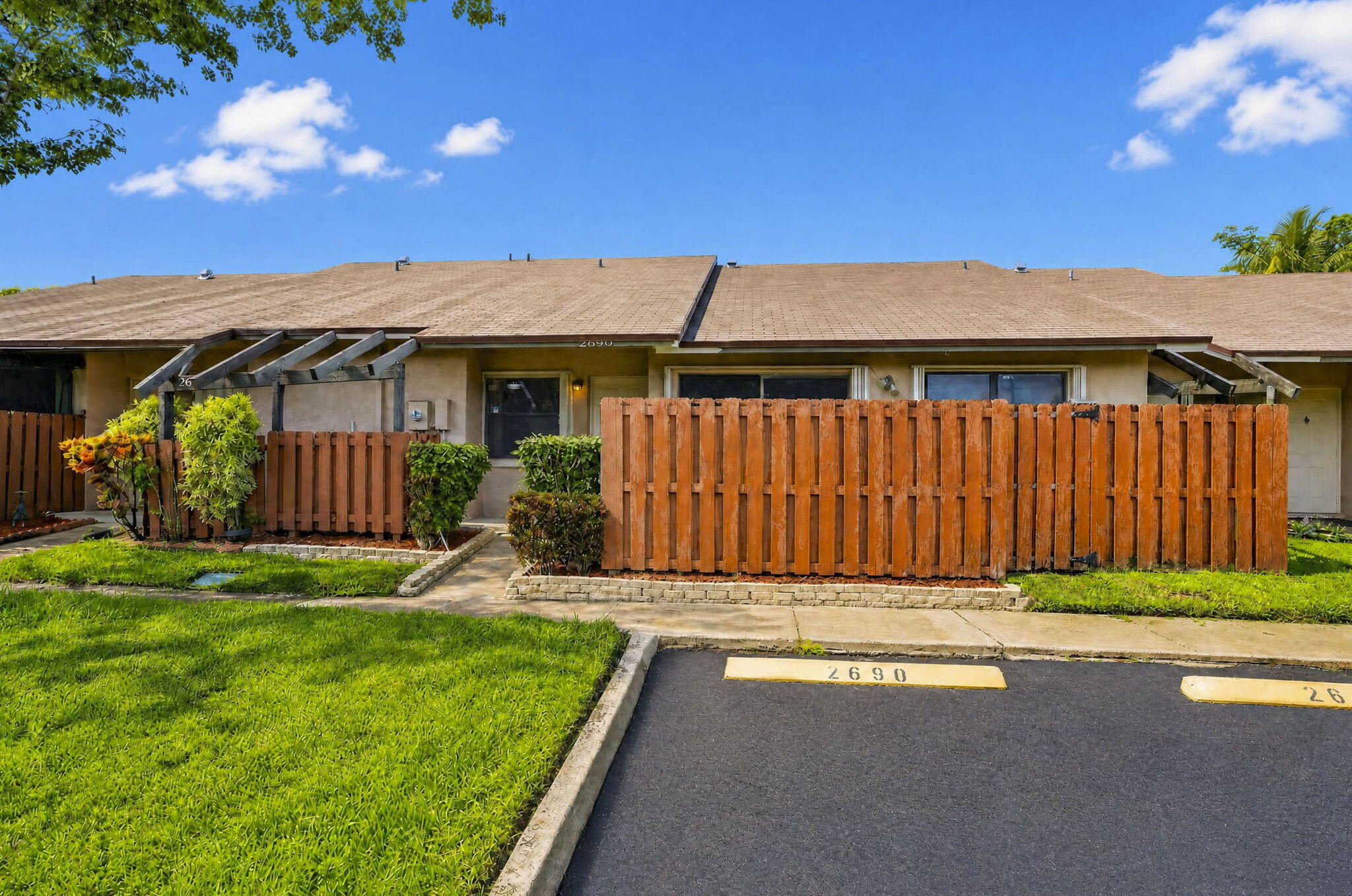 2690 N Nob Hill Road Property Photo 19