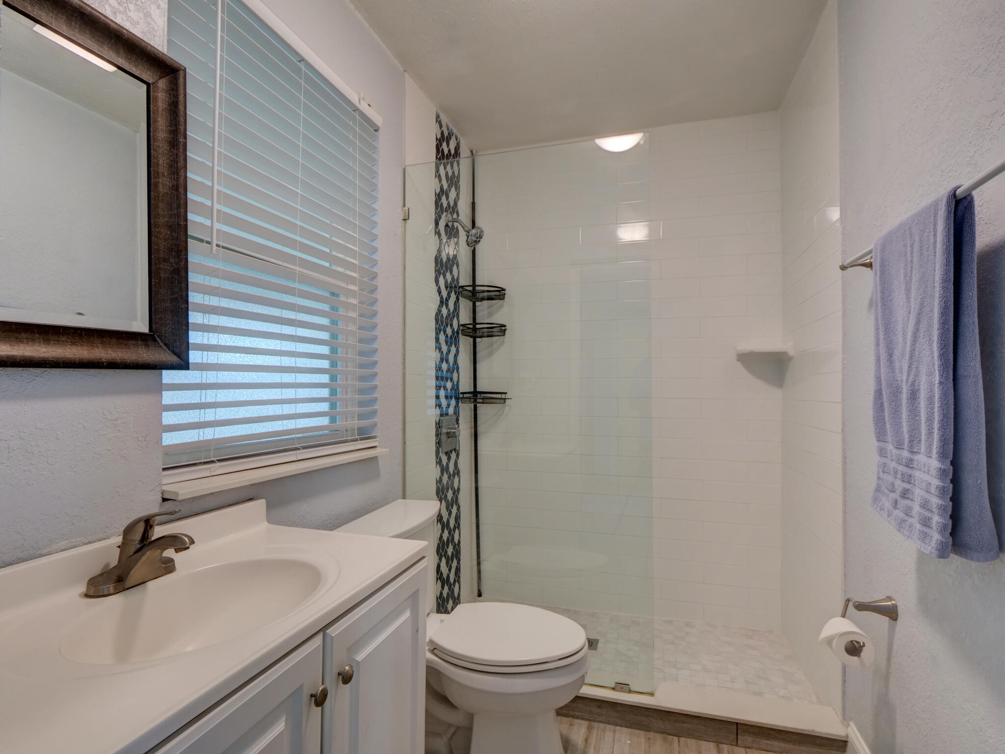 1915 E Lake Drive Property Photo 25