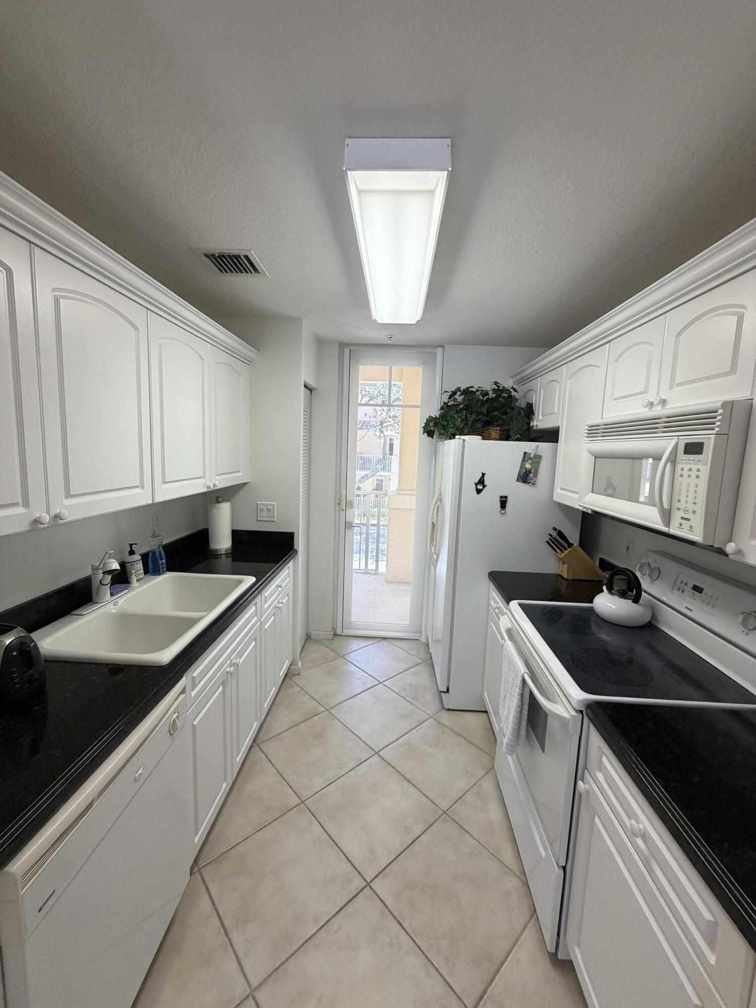4823 Chancellor Drive 23 Property Photo 10