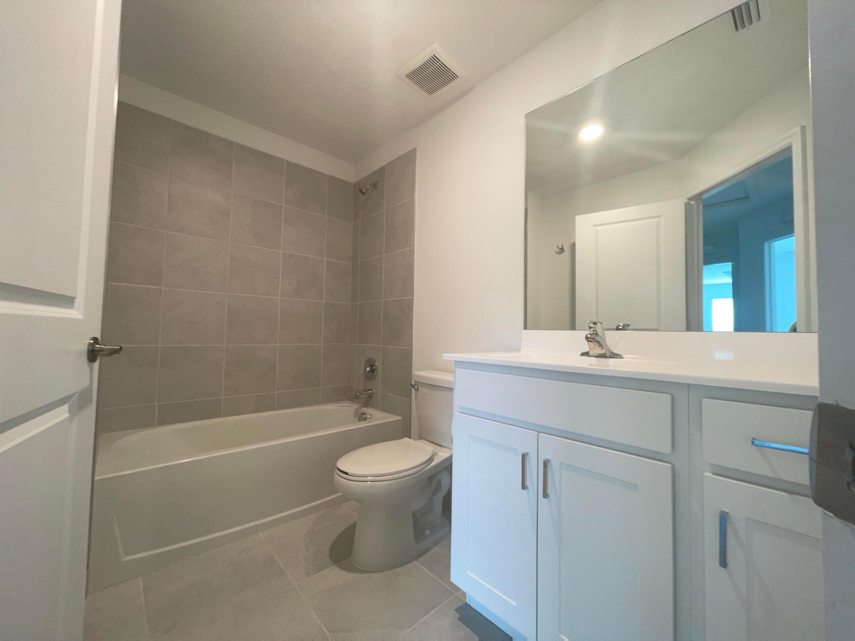 6907 Broadwater Lane Property Photo 10