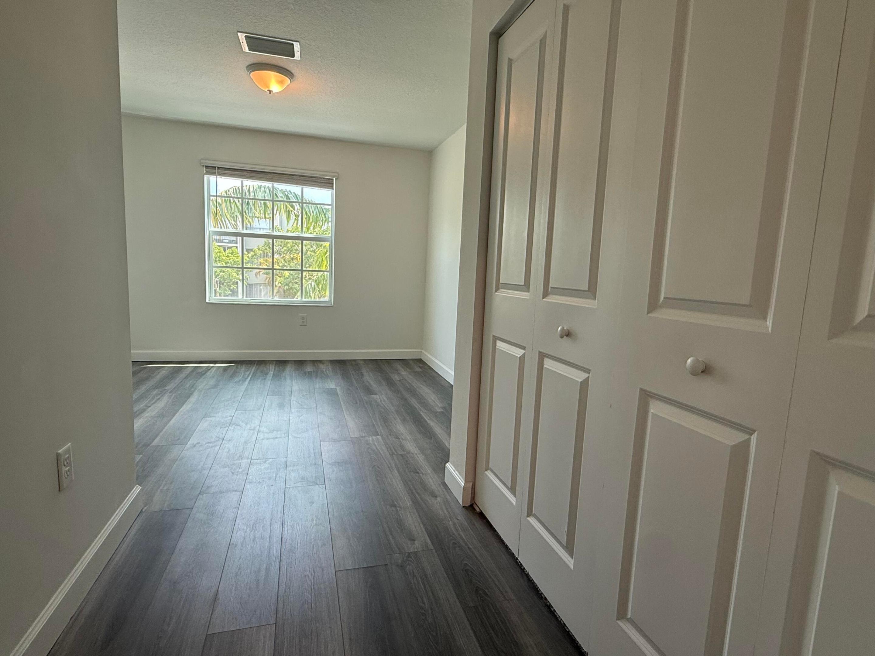 6907 Broadwater Lane Property Photo 12
