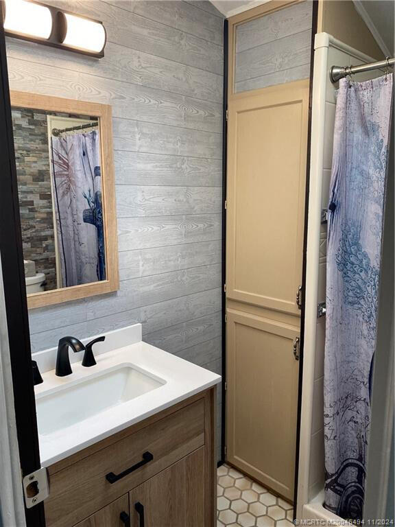 664 Nettles Boulevard Property Photo 8
