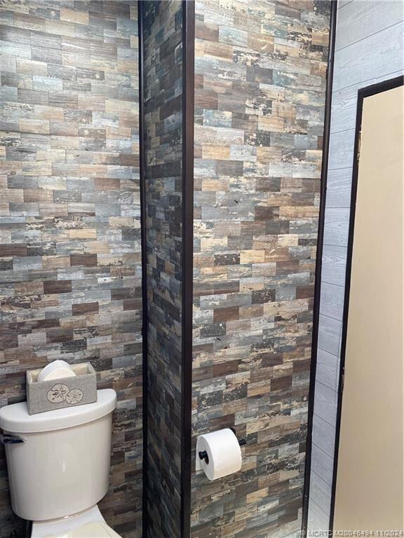 664 Nettles Boulevard Property Photo 10