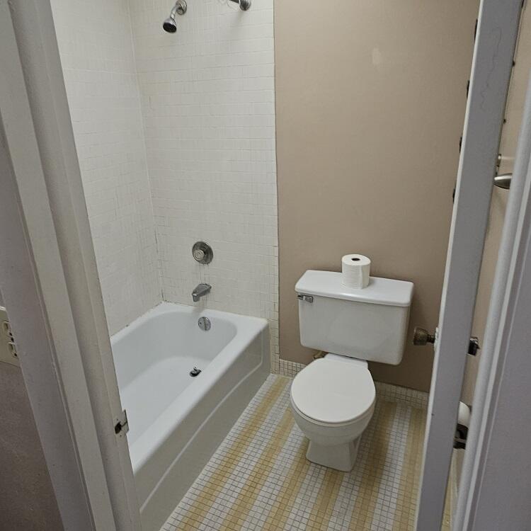 3690 Inverrary Drive 2y Property Photo 8