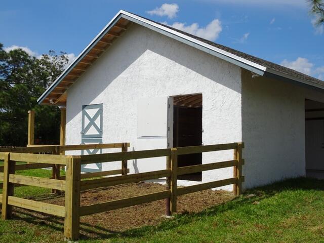 819 Cindy Circle Lane ~ Barn & Guest House Property Photo 7