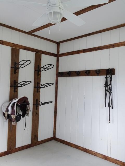 819 Cindy Circle Lane ~ Barn & Guest House Property Photo 9