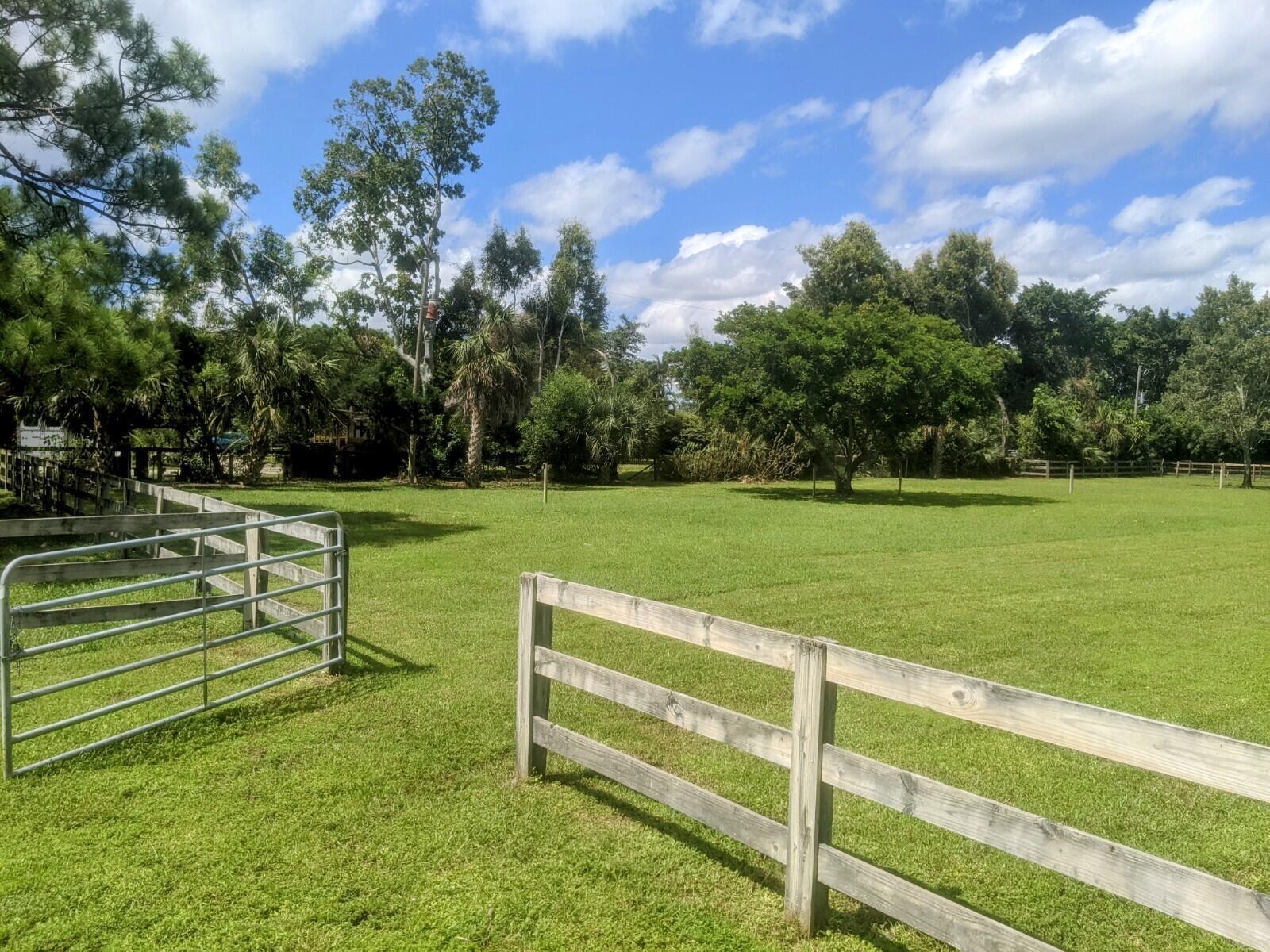 819 Cindy Circle Lane ~ Barn & Guest House Property Photo 21