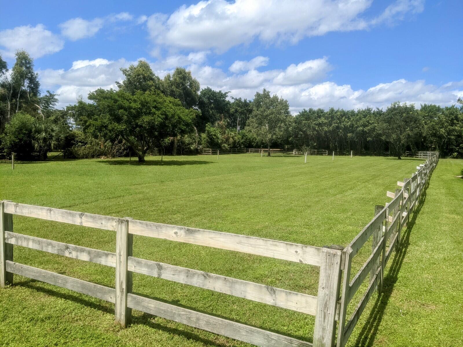 819 Cindy Circle Lane ~ Barn & Guest House Property Photo 22
