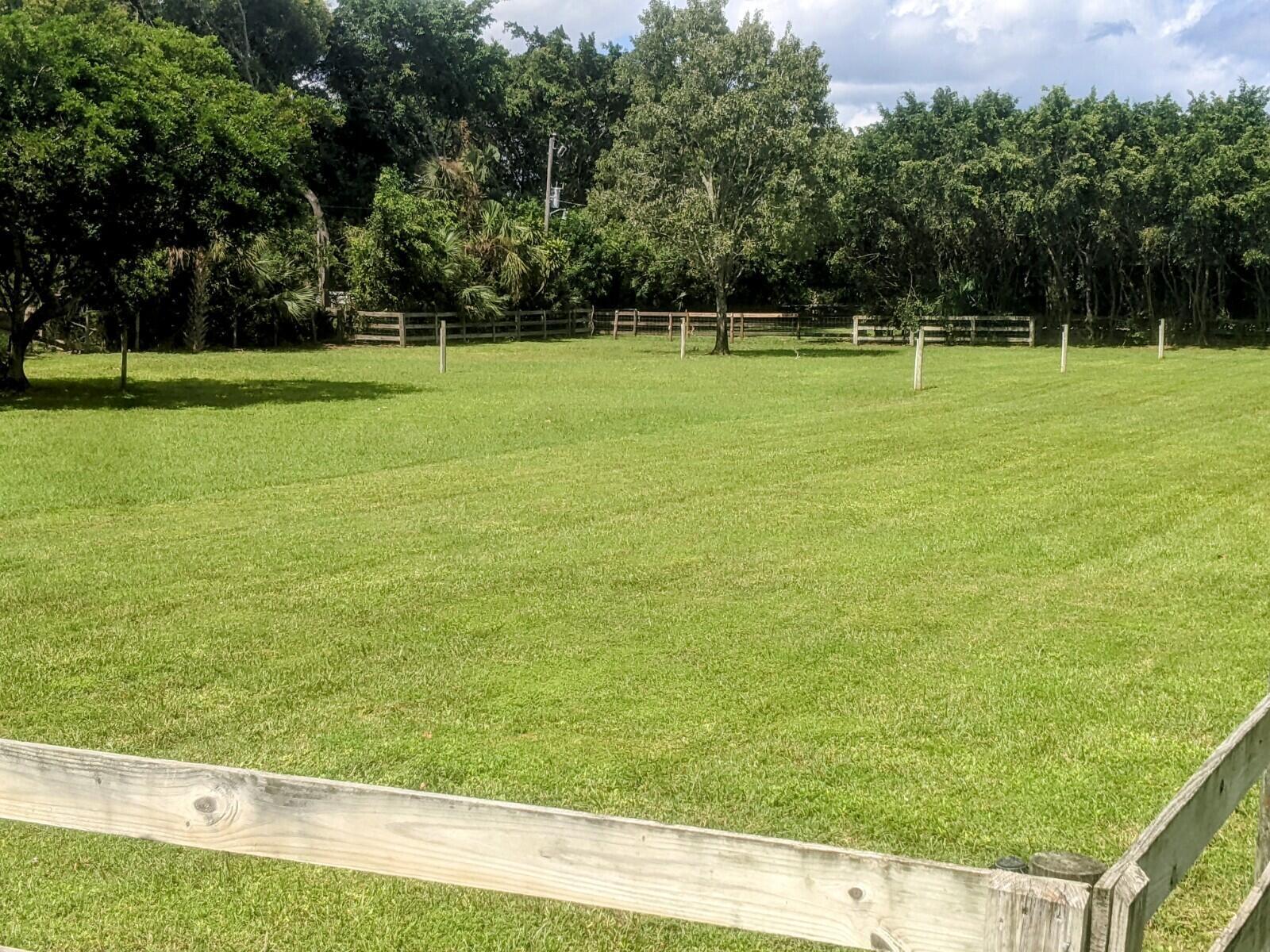 819 Cindy Circle Lane ~ Barn & Guest House Property Photo 23