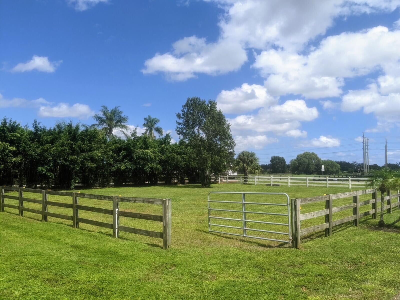 819 Cindy Circle Lane ~ Barn & Guest House Property Photo 33