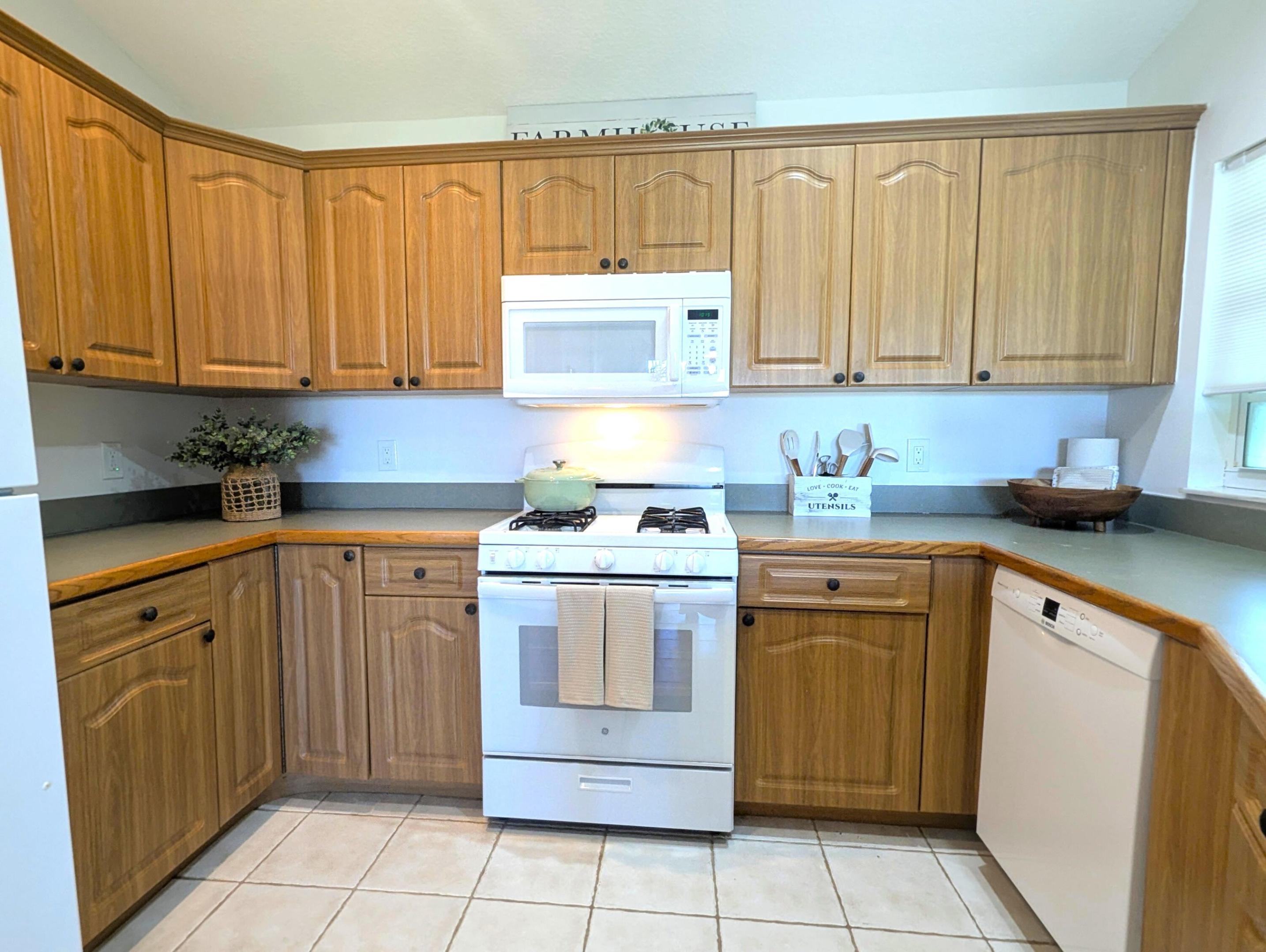 819 Cindy Circle Lane ~ Barn & Guest House Property Photo 50