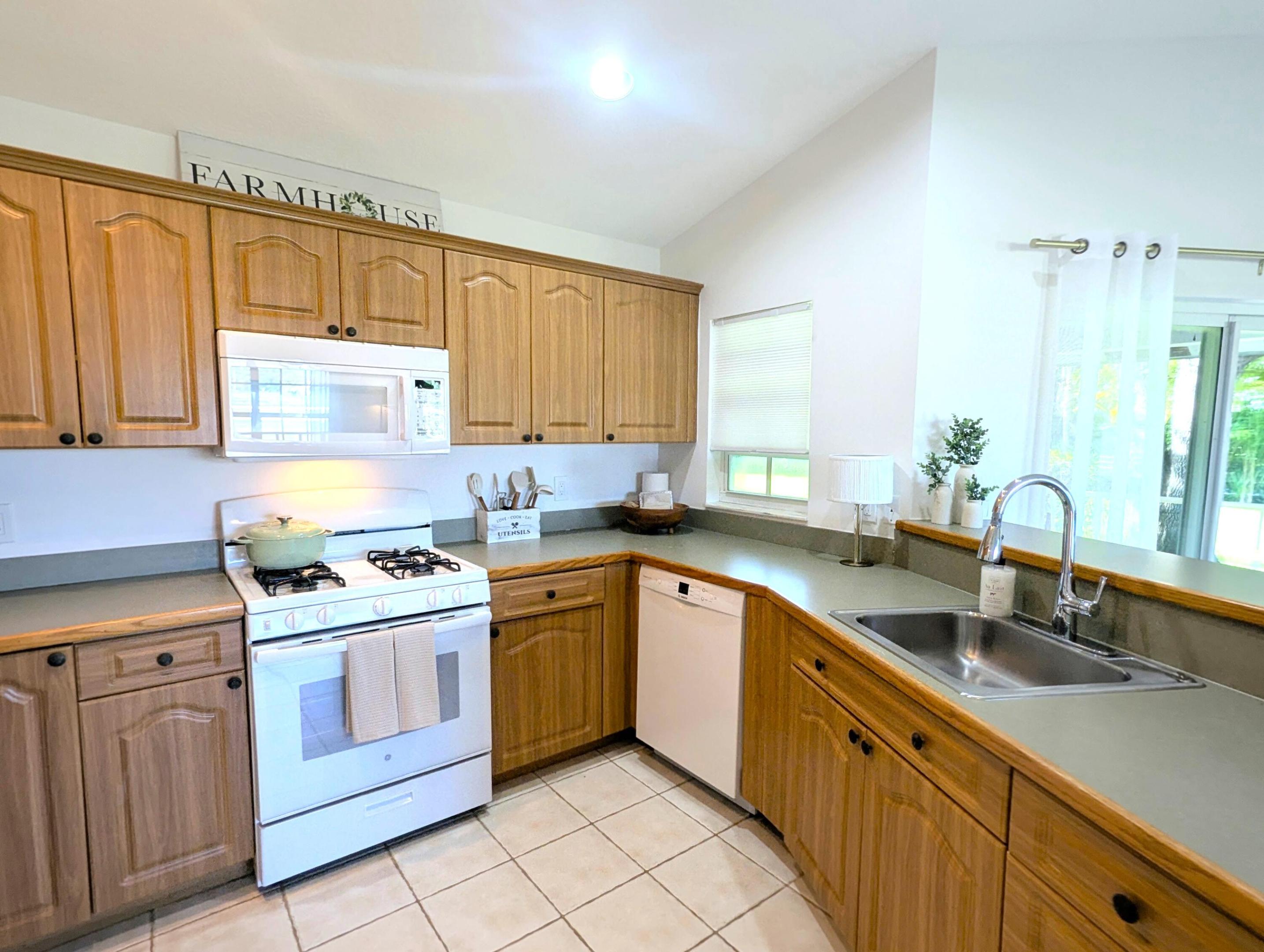 819 Cindy Circle Lane ~ Barn & Guest House Property Photo 51