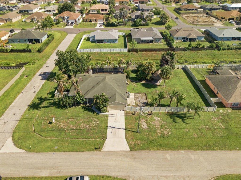 499 Sw Millard Drive Property Photo 1