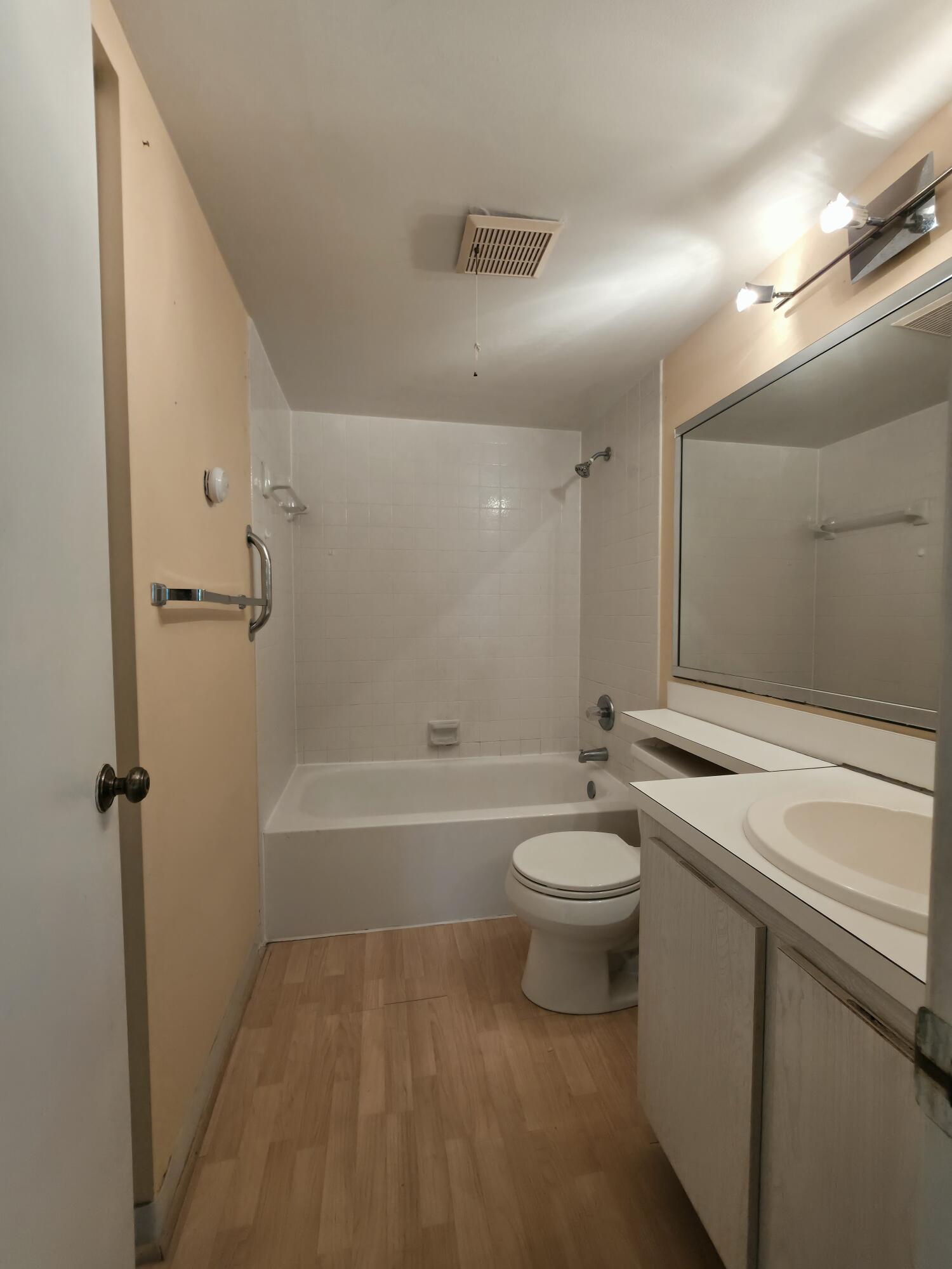 425 Pine Glen Lane A-2 Property Photo 8
