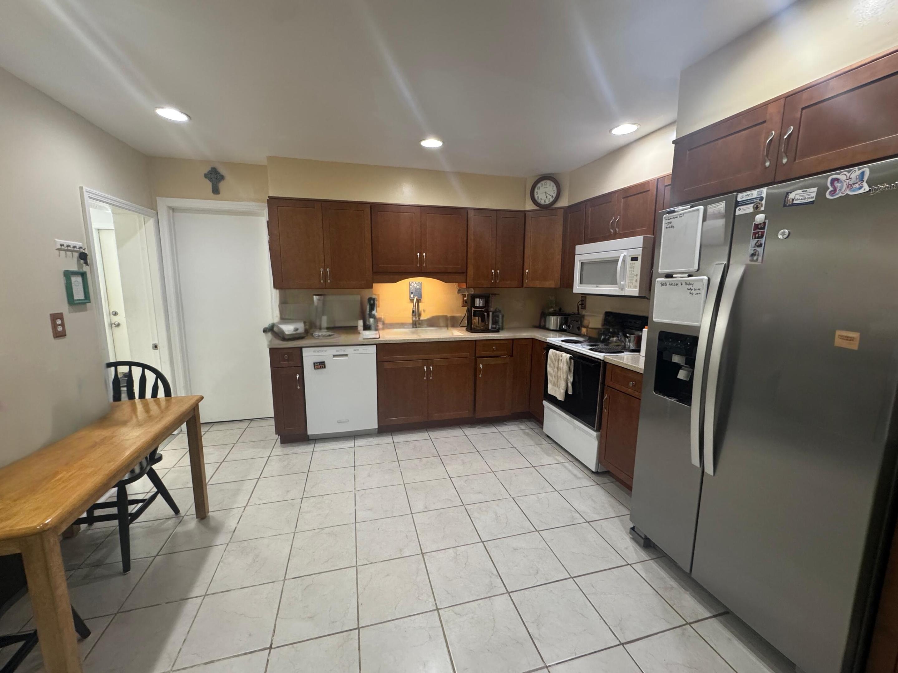 704 E Hillsboro Boulevard Property Photo 5
