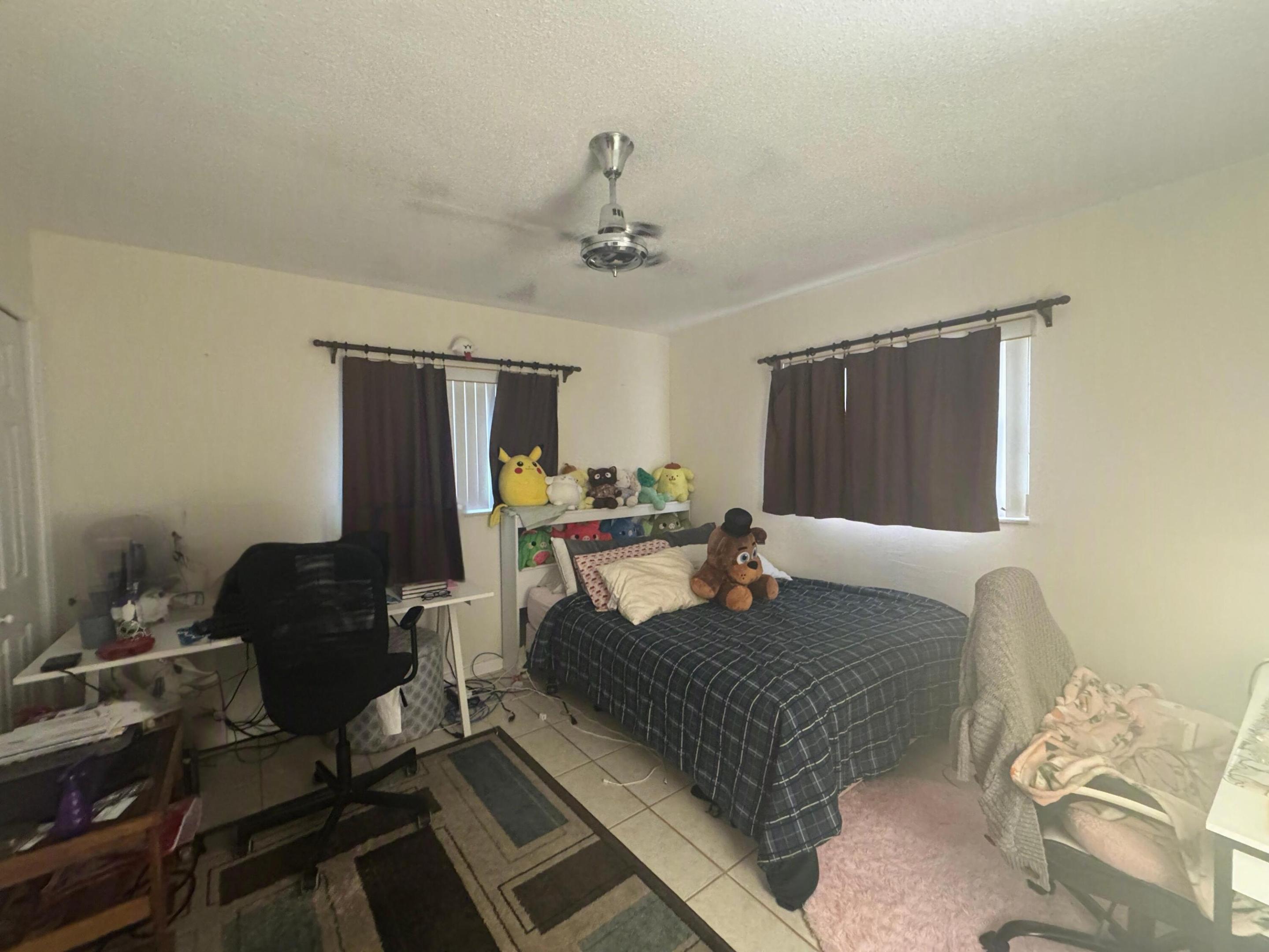 704 E Hillsboro Boulevard Property Photo 8