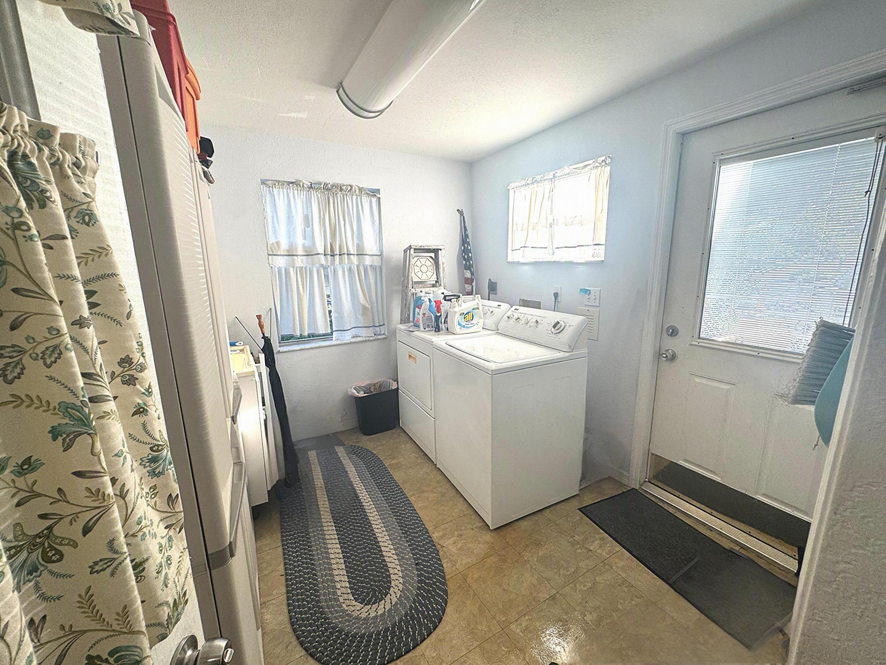 704 E Hillsboro Boulevard Property Photo 12
