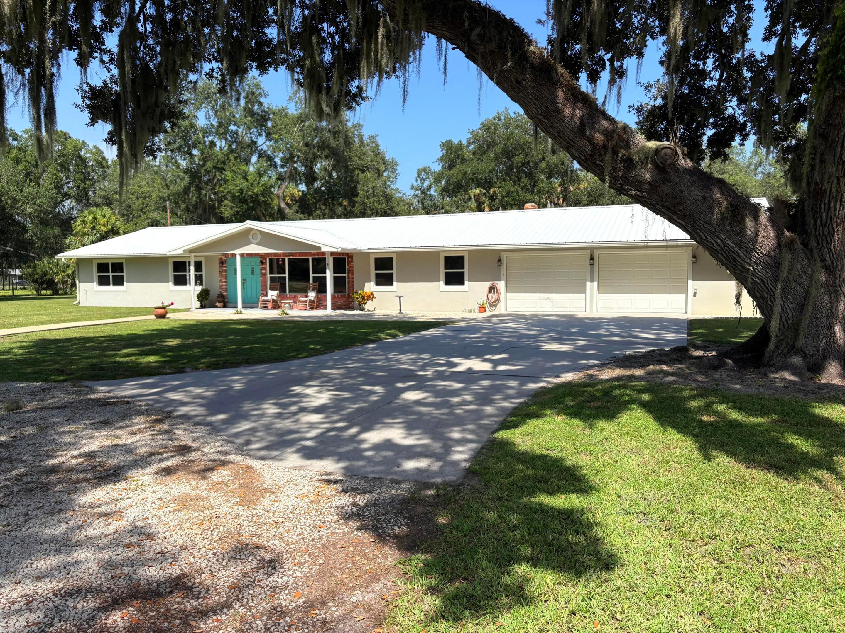 2160 Sw 28th Avenue Property Photo 2