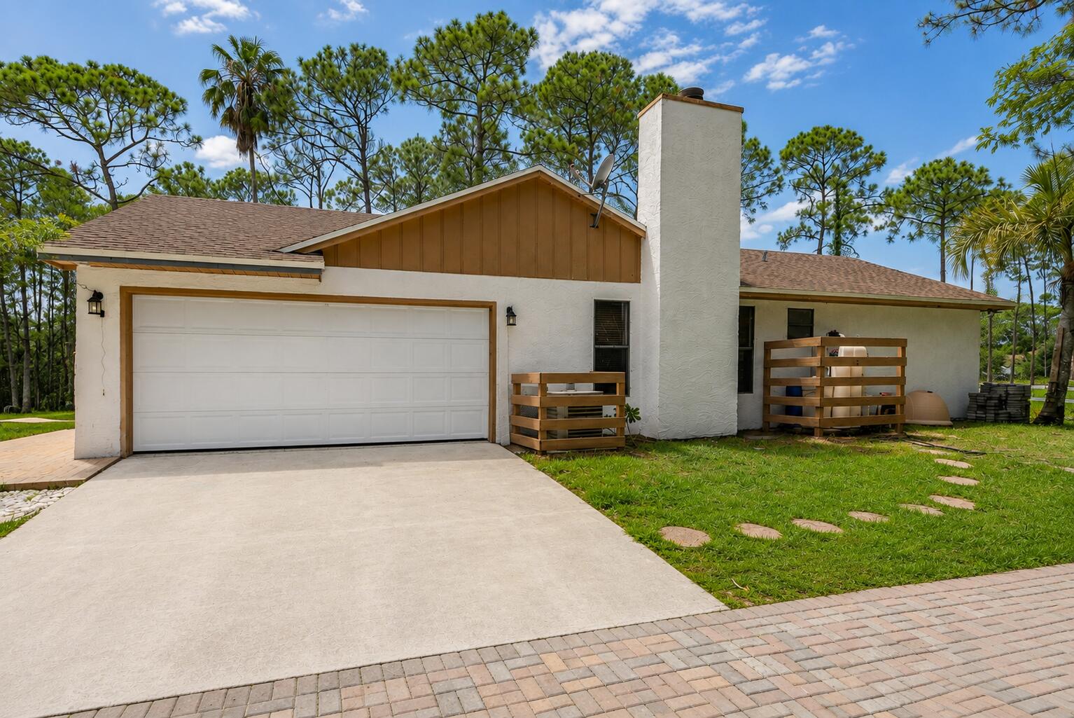 15211 60th Place N Property Photo 8