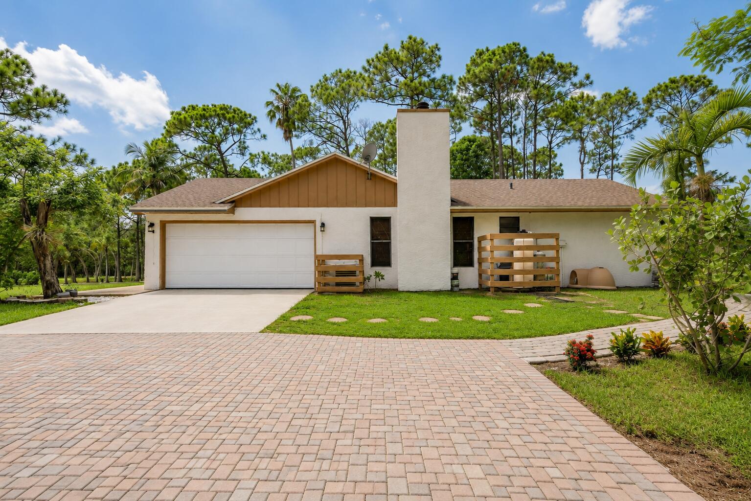 15211 60th Place N Property Photo 9