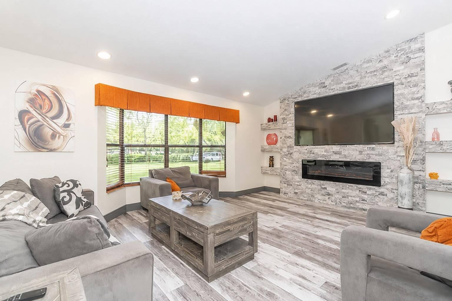 15211 60th Place N Property Photo 14
