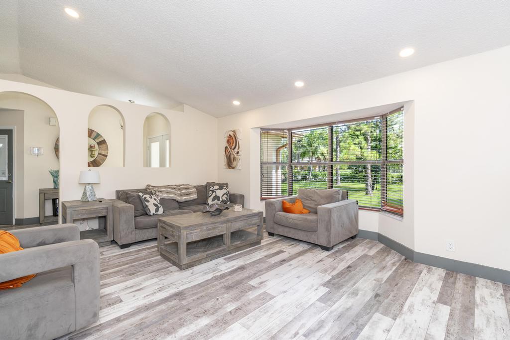 15211 60th Place N Property Photo 15