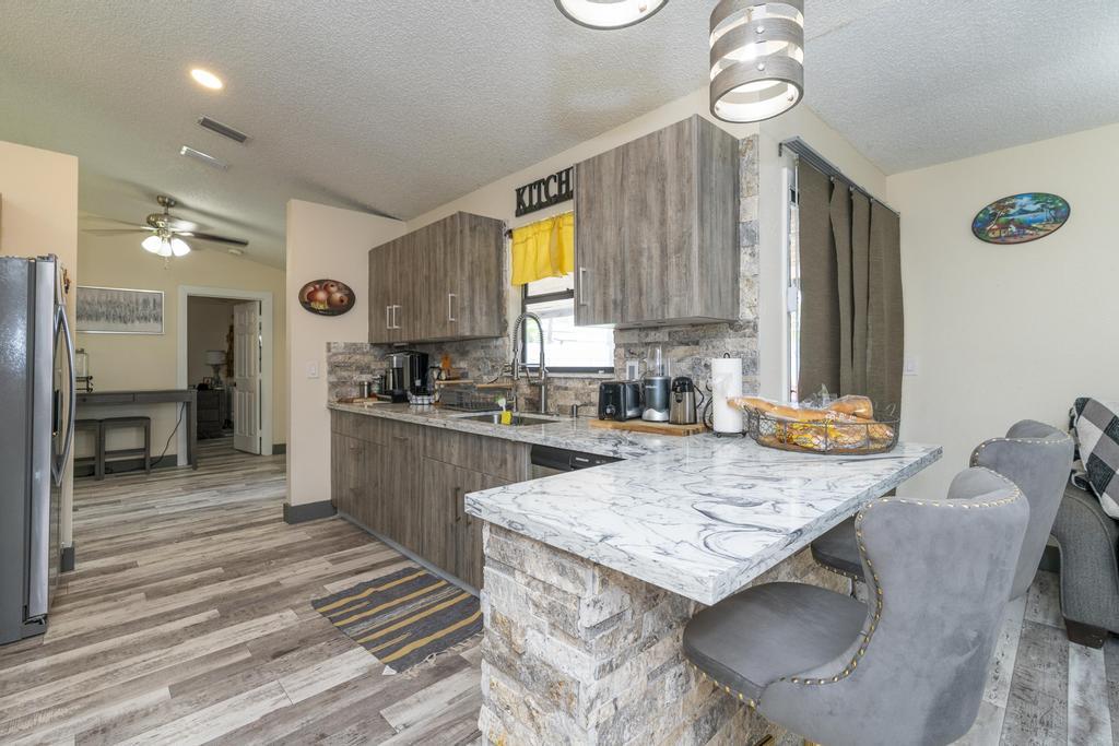 15211 60th Place N Property Photo 23