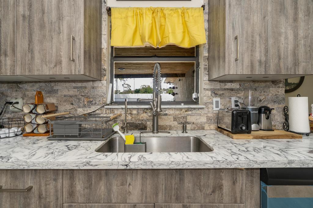 15211 60th Place N Property Photo 25