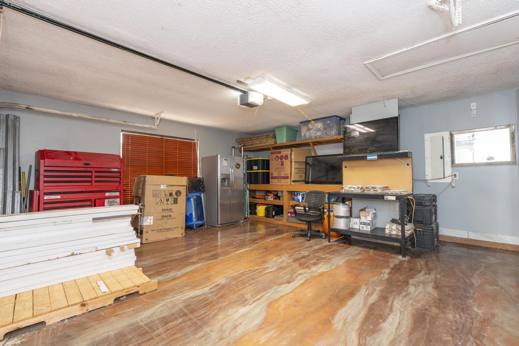 15211 60th Place N Property Photo 46