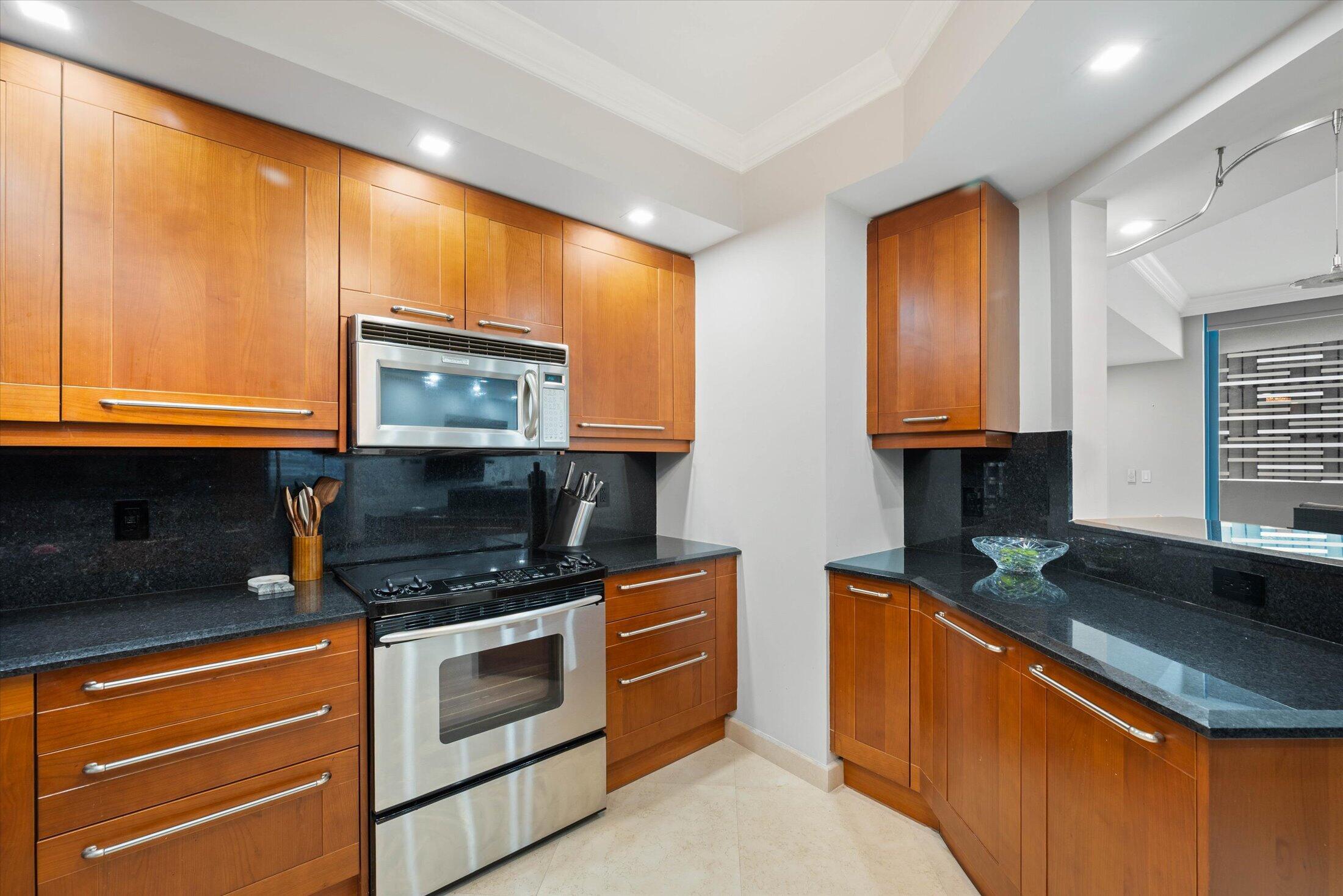 333 Las Olas Way Unit 405 Property Photo 8