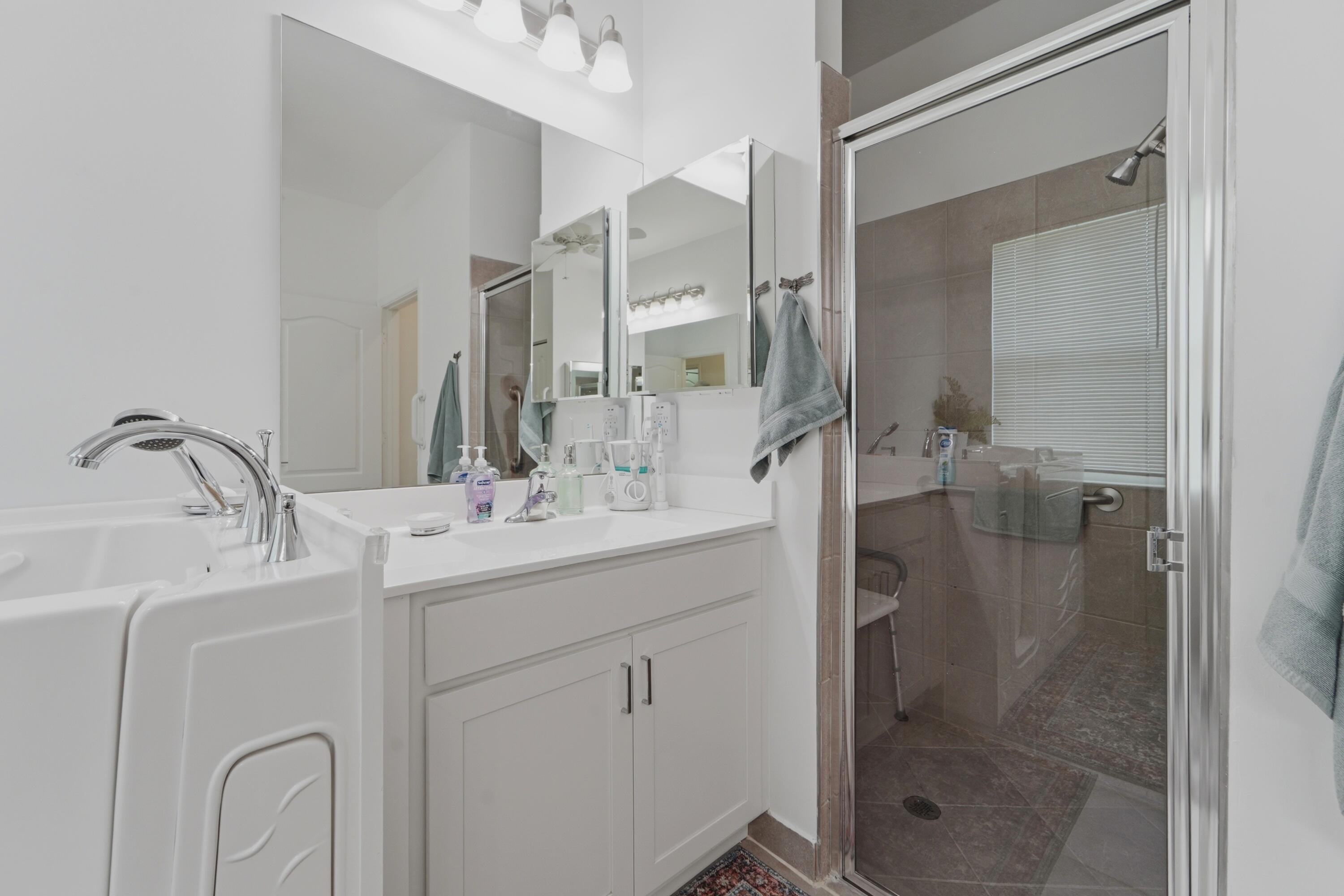 7214 Nw Farnsworth Circle Property Photo 19