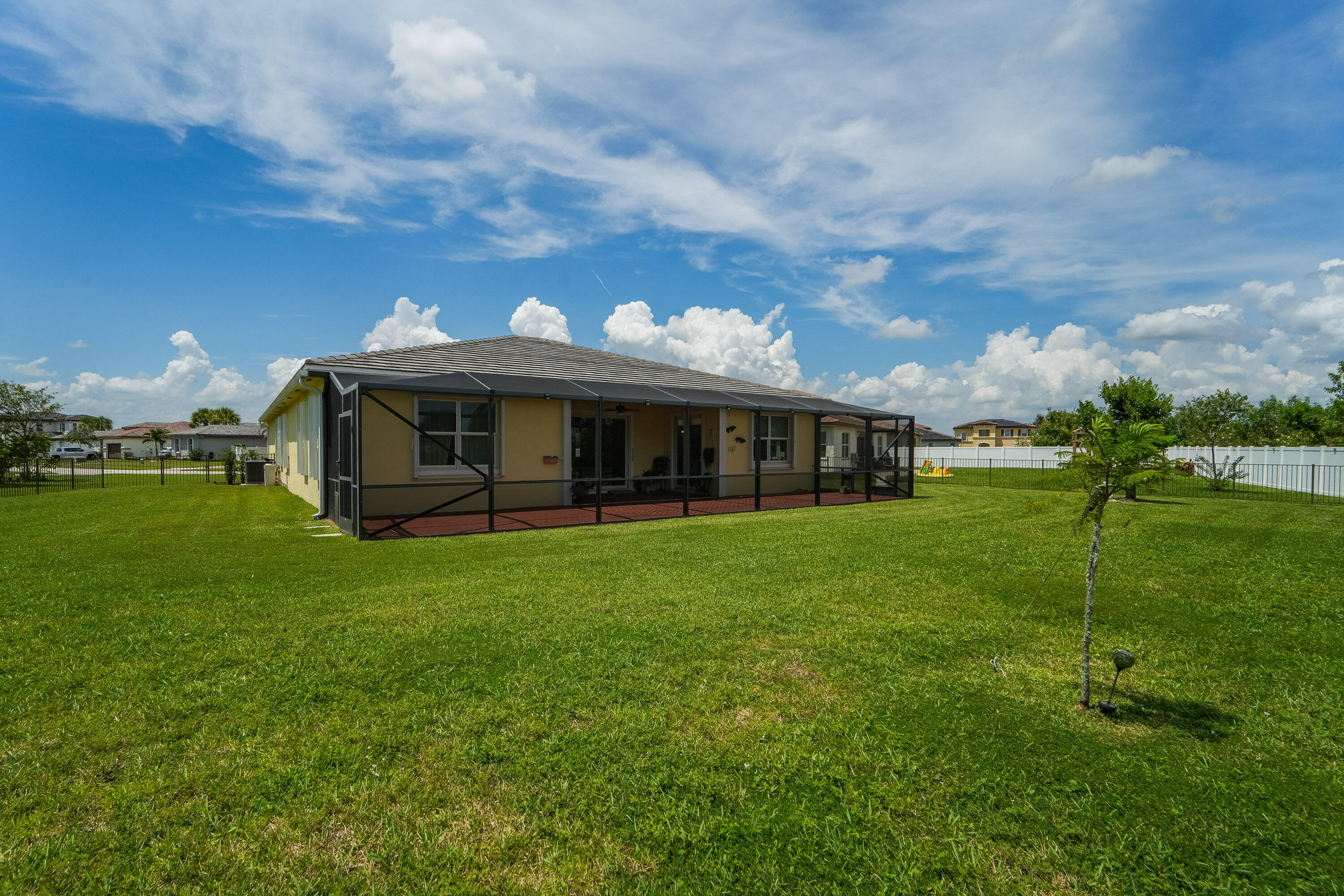 7214 Nw Farnsworth Circle Property Photo 36