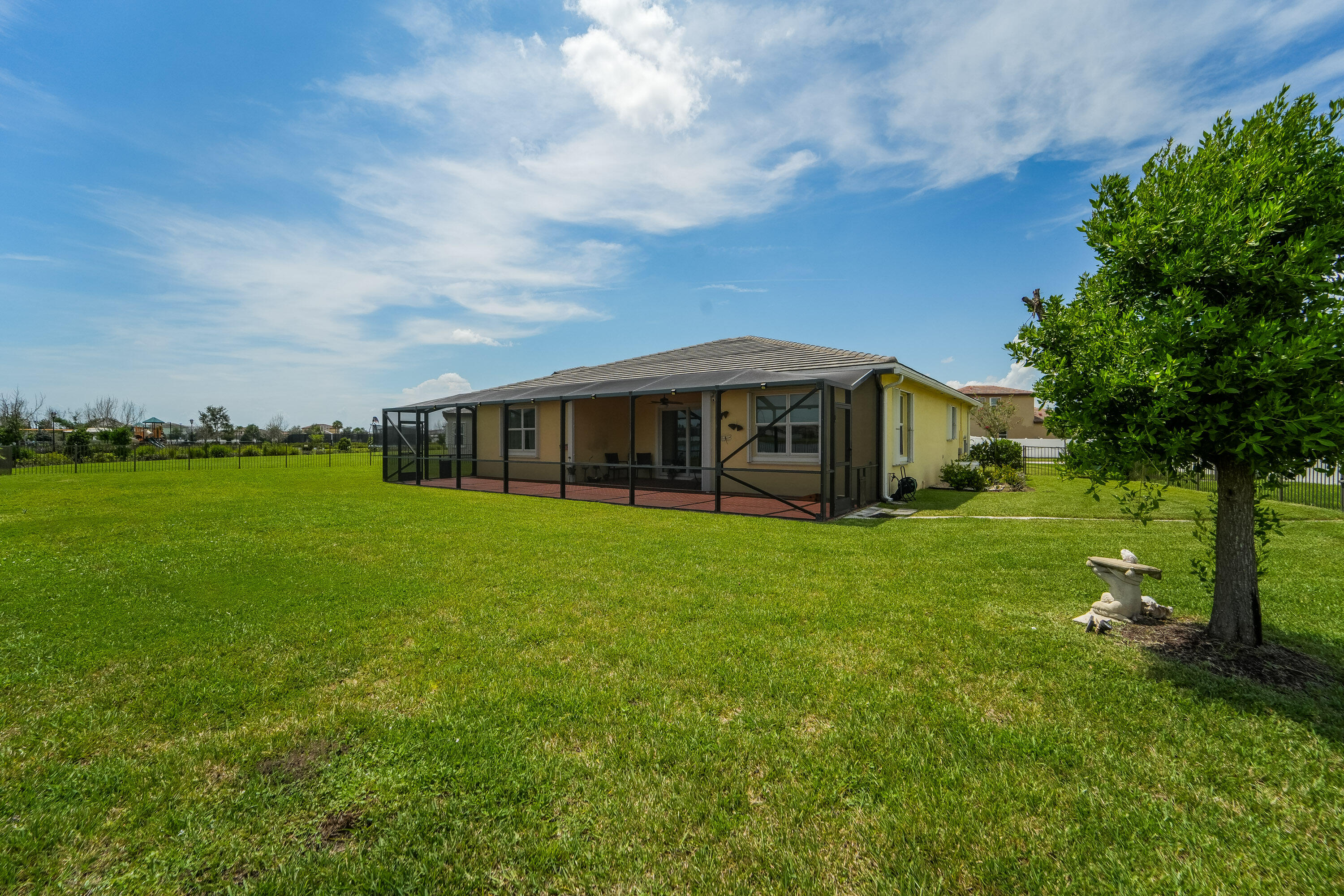 7214 Nw Farnsworth Circle Property Photo 37