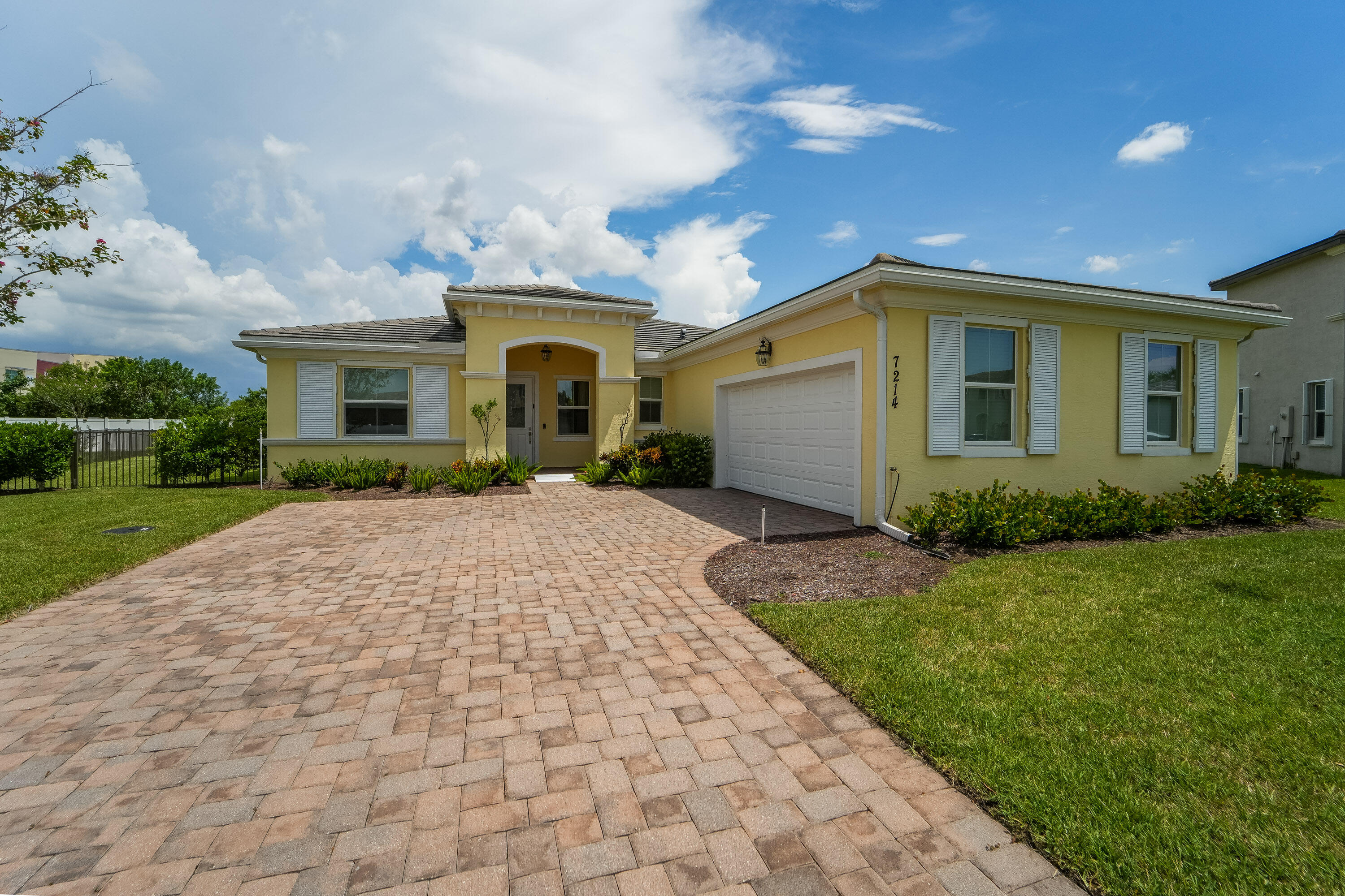 7214 Nw Farnsworth Circle Property Photo 43