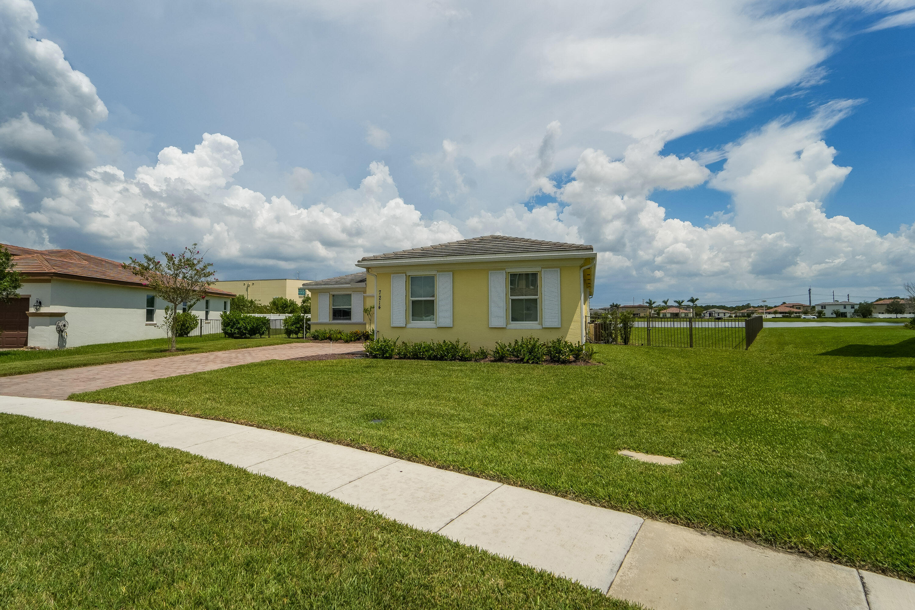 7214 Nw Farnsworth Circle Property Photo 45